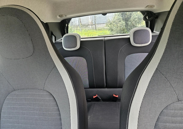 Renault Twingo cena 30900 przebieg: 28050, rok produkcji 2018 z Ćmielów małe 92